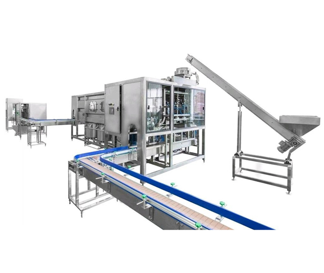 Linea di produzione di riempimento di acqua potabile pura per bottiglia d'acqua da 300 BPH da 5 galloni